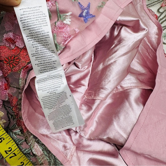 Chi Chi London peplum embroidered lance Floral Pink Dress size US 8 UK 12 - Picture 14 of 15